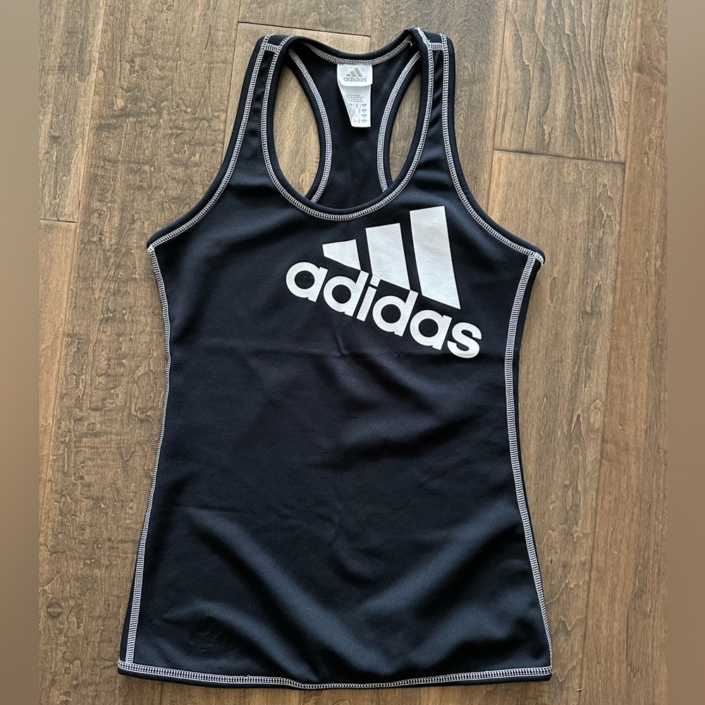Adidas women’s workout tank size small